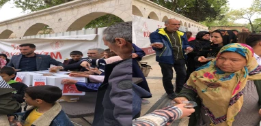 Şanlıurfa’da merhum siyasetçiye vefa: Lokma dağıtıldı