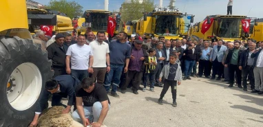 Davul zurna eşliğinde uğurlandılar: Şanlıurfa için yola çıktılar