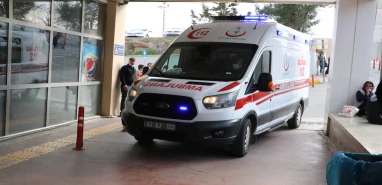 Şanlıurfa'da minibüs motosiklete çarptı: Yaralı var...