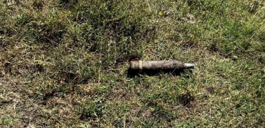 Şanlıurfa’da çiftçi tarlasında gördüğüne inanamadı! Pulluktan top mermisi çıktı!