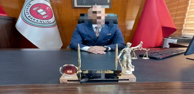 Türkiye "çılgın aşık başsavcıyı" konuşuyor!