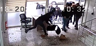 Şanlıurfa’nın komşusunda Dicle Elektrik binasını bastılar!  3 gözaltı