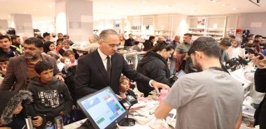 Eyyübiye’de ihtiyaç sahibi çocuklar bayramlıklarına kavuştu