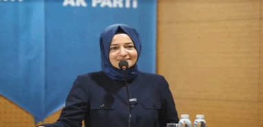 Fatma Betül Sayan Kaya, iddialar sonrası görevlerinden affını istedi