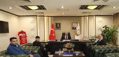 Dünya birincisi Şanlıurfa’dan! Başkan Gülpınar’ı ziyaret etti
