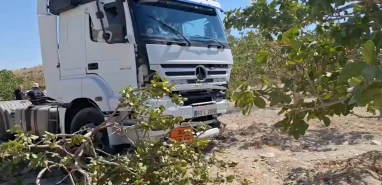 Şanlıurfa'da feci kaza: Tır ile otomobil çarpıştı! yaralılar var