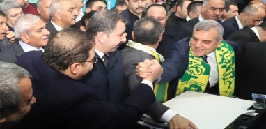 Günün karesi Canpolat ile Beyazgül'den geldi: Sarılarak poz verdiler