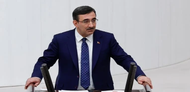 Cumhurbaşkanı Yardımcısı Yılmaz’dan önemli açıklamalar!  “4 yıl seçim yok, kamuda tasarruf dönemi başlıyor”