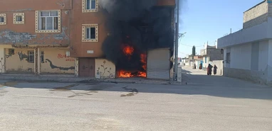 Şanlıurfa'da depo alev aldı!