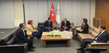 DEM Parti'nin ilk ziyaretçisi MHP oldu
