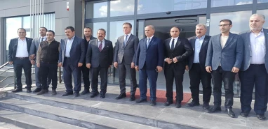 DEVA Partisi adayı Kaplan esnafın sorunlarını dinledi