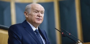 Bahçeli: Atatürkçülüğü geçim kapısına çeviren soytarılara aldanacak kimse kalmamıştır