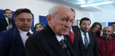 Devlet Bahçeli’nin yüzü neden mor?