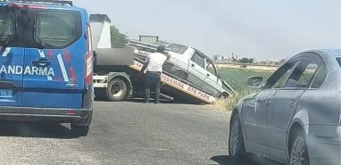 Şanlıurfa’da otomobil mısır tarlasına uçtu!