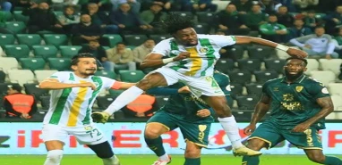Kocaelispor - Şanlıurfaspor maçında kriz! Maça geç çıktılar...