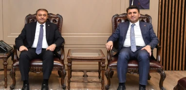 Şanlıurfa'nın sevdiği isim Şanlıurfa'da... Vali Şıldak'a ziyaret