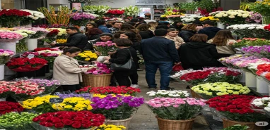 Şanlıurfa’da Anneler Günü bereketi: Dükkanlar hınca hınç doldu!