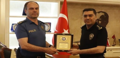 Şanlıurfa Emniyetinde görevini tamamladı, plaketle uğurlandı!