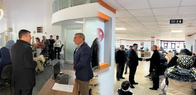 Şanlıurfa'da kaymakam çat kapı yapıyor