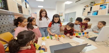 Şanlıurfa’da çocuklara meyveli piyano sürprizi!