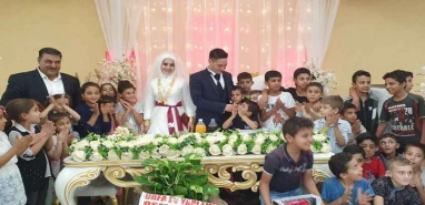 Şanlıurfa’da yıllar önce yapılan düğün yeniden gündem oldu! Örnek davranış yeniden alkışlandı