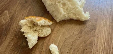 Mide bulandıran görüntü!   Şanlıurfa’da ekmeğin içinden çıkanı görünce şoke olacaksınız
