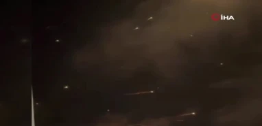 İsrail’e füze ve roket saldırısı... Yoğun bombardıman kamerada