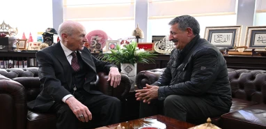 Usta yönetmenden MHP lideri Bahçeli’ye hem ziyaret hem teşekkür