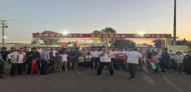 Şanlıurfalılar Gazze için Akçakale’ye akın etti! Onlarca araç…