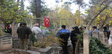 Şanlıurfalı şehit mezarı başında anıldı