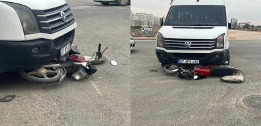 Şanlıurfa’da feci kaza! Öğrenci servisi ile motosiklet çarpıştı