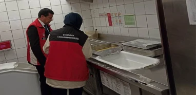 Şanlıurfa'da tarihi geçmiş ürün ve ruhsatsız faaliyete ceza yağdı