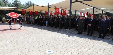 Şanlıurfa 11 Nisan Kurtuluş Bayramı’nı kutluyor: Şehitler anısına çelenk bırakıldı