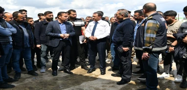 Vali Şıldak fabrika yangınında incelemelerde bulundu