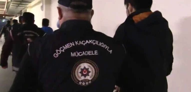 Göçmen kaçakçılığı operasyonu: 49 organizatör, 142 göçmen yakalandı