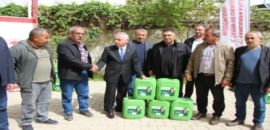 Şanlıurfa’da çiftçilere 620 litre asit dağıtıldı