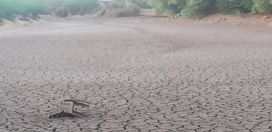 Şanlıurfa için tehlike çanları çalıyor: Gören inanamadı, dev göl tamamen kurudu!