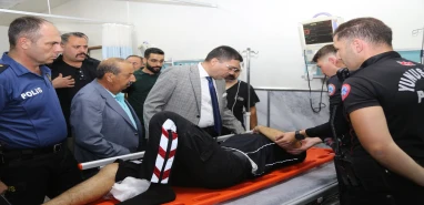 Şanlıurfa İl Emniyet Müdürü Aksoy yaralanan polisleri ziyaret etti