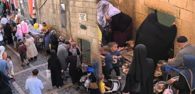 Şanlıurfalılar dileklerini burada sıralıyor! Kabul olanlar yemek dağıtıyor