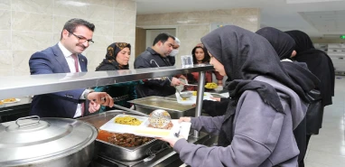 Kaymakam Han öğrencilerle iftarda buluştu
