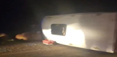 Diyarbakır-Şanlıurfa yolunda işçi servisi devrildi! 16 yaralı