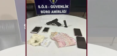 Urfa’da firari şahıslar elinde uyuşturucu ve silahla yakalandılar