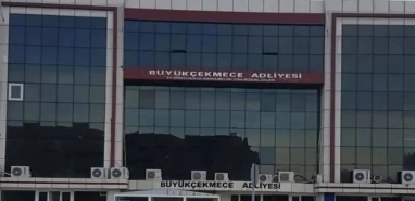 Adliyede soygun! Adli emanet kasasını soydu