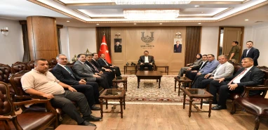 Bakan Kurum Şanlıurfa’da! Temaslarına valilik ziyaretiyle başladı