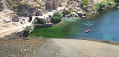 Şanlıurfa’da cennetten bir köşe ama yollar ‘gelme’ diyor