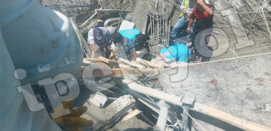 Şanlıurfa'da inşaat çöktü: Enkazdan 2 kişi çıkarıldı