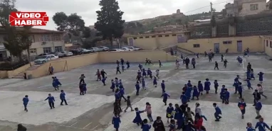 Şanlıurfa’da öğrencilerin Ramazan sevinci bahçeyi sardı!