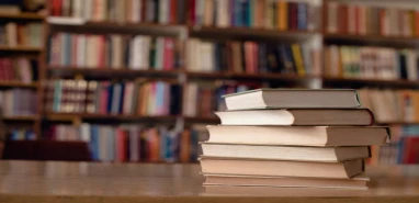 Klasik edebiyatın ölümsüz yazarları: jane austen ve charles dickens eserleriyle hala ilgileniliyor