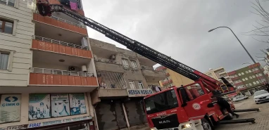 Şanlıurfa'da işitme engelli çocuk evde mahsur kaldı! İtfaiye yardıma koştu