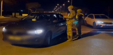Şanlıurfa'da jandarmanın yol kontrolüne takıldılar
